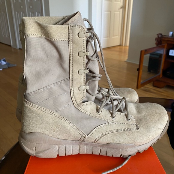 nike free combat boot